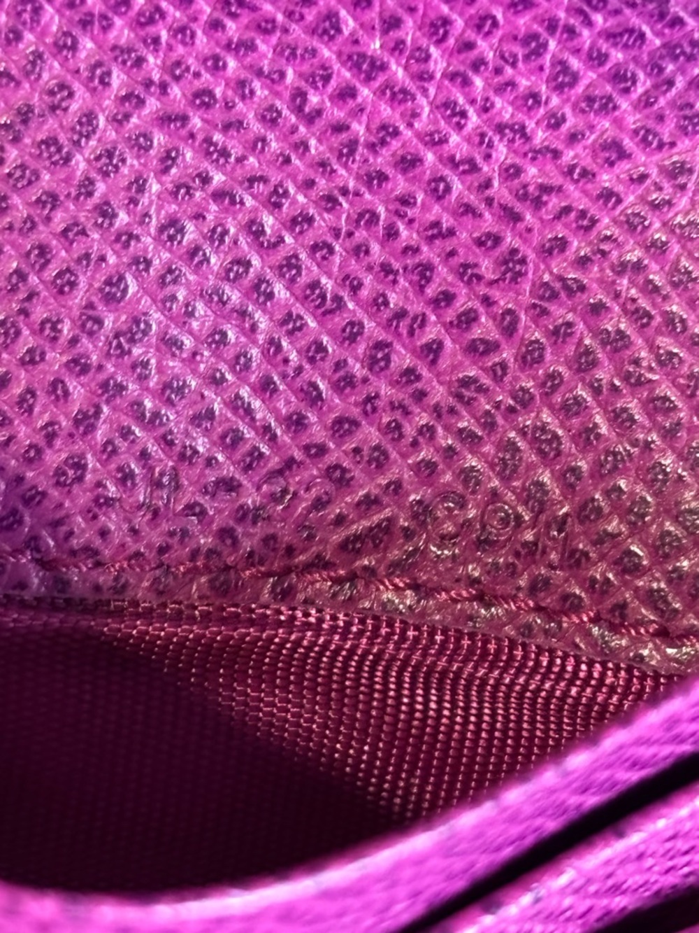 Salvatore Ferragamo Raspberry Pink Vara Bow Wallet EUC - Picture 6 of 10